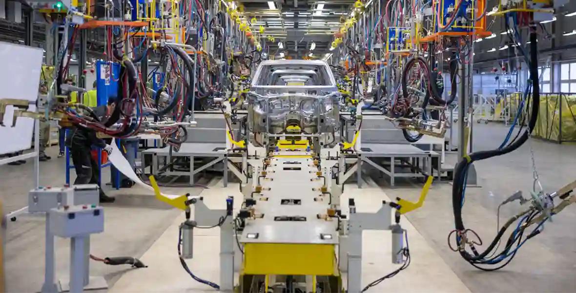 Новость EVOLUTE «Первый в России специализированный завод по производству электромобилей и гибридов в липецкой области объявляет о запуске цехов сварки и окраски кузовов автомобилей EVOLUTE»